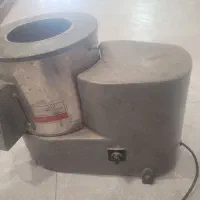 سیب زمینی و هویچ پوست کن