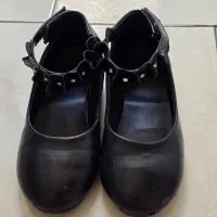 کفش مشکی دخترانه سایز ۳۲ کوچک|کفش و لباس بچه|تهران, نارمک جنوبی|دیوار
