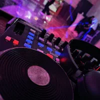 دیجی دجی dj deej موزیک خواننده تشریفات  ظروف کرایه