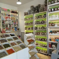 واگذاری مغازه عطاری با کل لوازم عطاری و قنادی