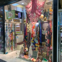 فروشنده خانم تهرانسر