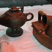 اتو ذغالی ویک چراغ پیتوس هر دو با هم سالم|کلکسیون اشیاء عتیقه|بومهن, |دیوار