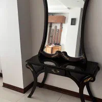 کنسول با آینه چوبی