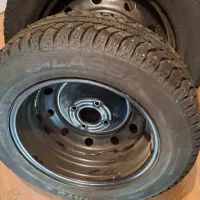 لاستیک یخ شکن lassa.میخ دار|قطعات یدکی و لوازم جانبی|تهران, سوهانک|دیوار