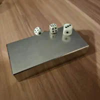 تاس آهنربابی همراه مگنت بزرگ