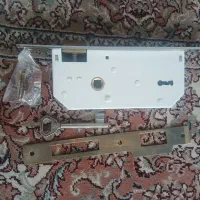 قفل در چوبی