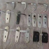 دستگیره دروقفل کارکرده قدیمی همه باهم ۱میلیون