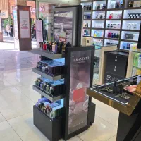 فروشنده حرفه ای لوازم آرایشی و بهداشتی