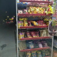 دو عدد استند سالم در حد نو.