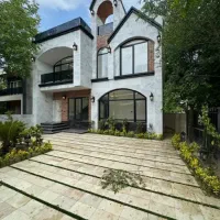 ۳۰۰ متر چهار دیواری/سند تک برگ/قیمت استثنایی