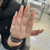 بزرگترین مجموعه کاشت ناخن در صدرا بصورت تخصصی|خدمات آرایشگری و زیبایی|صدرا-فارس, فاز ۱|دیوار