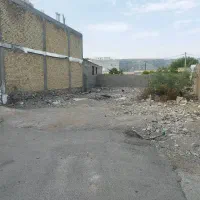 زمین در وسط باشت