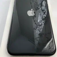 ایفون Se2020 نو نو با شارژر اصلی