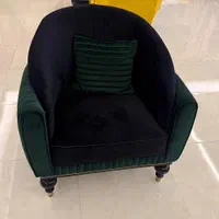 مبل و میز ها کاملا سالم