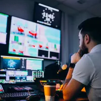 تدوینگر و فیلمبردار