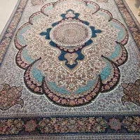 یک عدد فرش ۹ متری ۷۰۰ شانه در حد نو