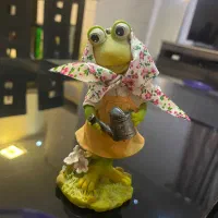 مجسمه و تزییناتی و قلک