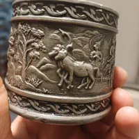 جام قدیمی با طرح حمله نادر شاه به هند(دهلی)|کلکسیون اشیاء عتیقه|سبزوار, قصبه غربی|دیوار