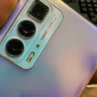 گوشی موتورولا edge20 pro آبی هفت رنگ