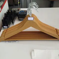 چوب لباسی|بندرخت و رخت‌آویز|شیراز, شهرک سراج‎|دیوار