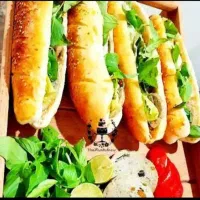 ساندویچ سرد و فلافل|خوردنی و آشامیدنی|قم, قلعه کامکار|دیوار