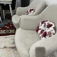 دو عدد مبل راحتی تک نفره