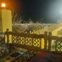 یک نفرظرف شور  و دو نفر کمکی اشپز