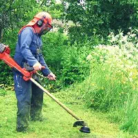 چمن زنی و علف زنی چمن کاری و گل کاری حاشیه زنی|خدمات باغبانی و درختکاری|ارومیه, |دیوار