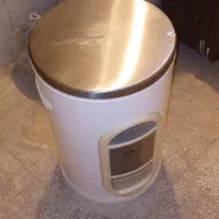 سطل برنج وسیر له کن وپوست کن