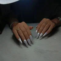 کاشت ناخن فقط ۲۵۰ تومن