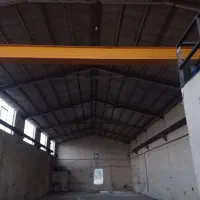 سالن صنعتی دارای جرثقیل هوایی