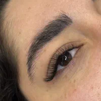 کاشت و اکستنشن مژه