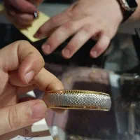 ۳۰گرم طلا دارم