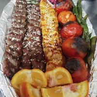 نیروی کمکی در تهیه غذا