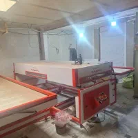 وکیوم کار ماهر دربهای ام دی اف  و کارگر نیمه ماهر