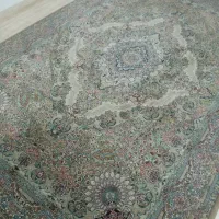 یک عدد فرش ۲*۳  ۷۰۰شانه