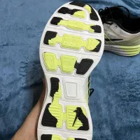 کتونی خارجی طوسی فسفری|کیف، کفش، کمربند|پرند, فاز ۴|دیوار