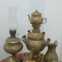 تعدادی لوستر برنجی چند شاخه وسرویس سماور برنجی