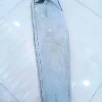 ۲عدد شلوار لی و یک بلوز بچگانه ۴ تا ۵ سال ونیم