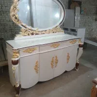 یک عدد اینه کنسول کنار سالنی به طول ۱۸۰ سانتی متر