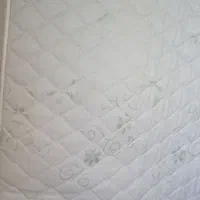 تخت دو نفری با تشک و تجهیزات کامل