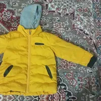 کاپشن گرم. زمستانی بچه  گانه