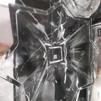 یک عدد میوه خوری ودوعدد شکلات خوری کریستال