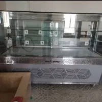 یخچال شیرینی و میز ویترینی