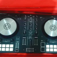 دستگاه دیجی تراکتور s2 mk3 تمیز با کیف و لب تاپ