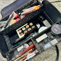 فروش وسایل کامل میکاپ به همراه کیف ابزار