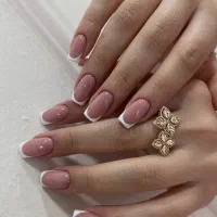 تخفیف کاشت ناخن ، ناخن کار ، ناخن هاتو به من بسپار