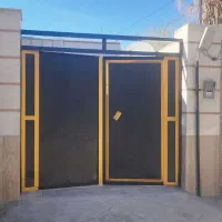 نقاشی ساختمان و درب وپنجره زیر نرخ شهر