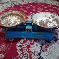 ترازو قدیمی سالم