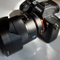 دوربین سونی A7iii با لنز 24-70 زایس